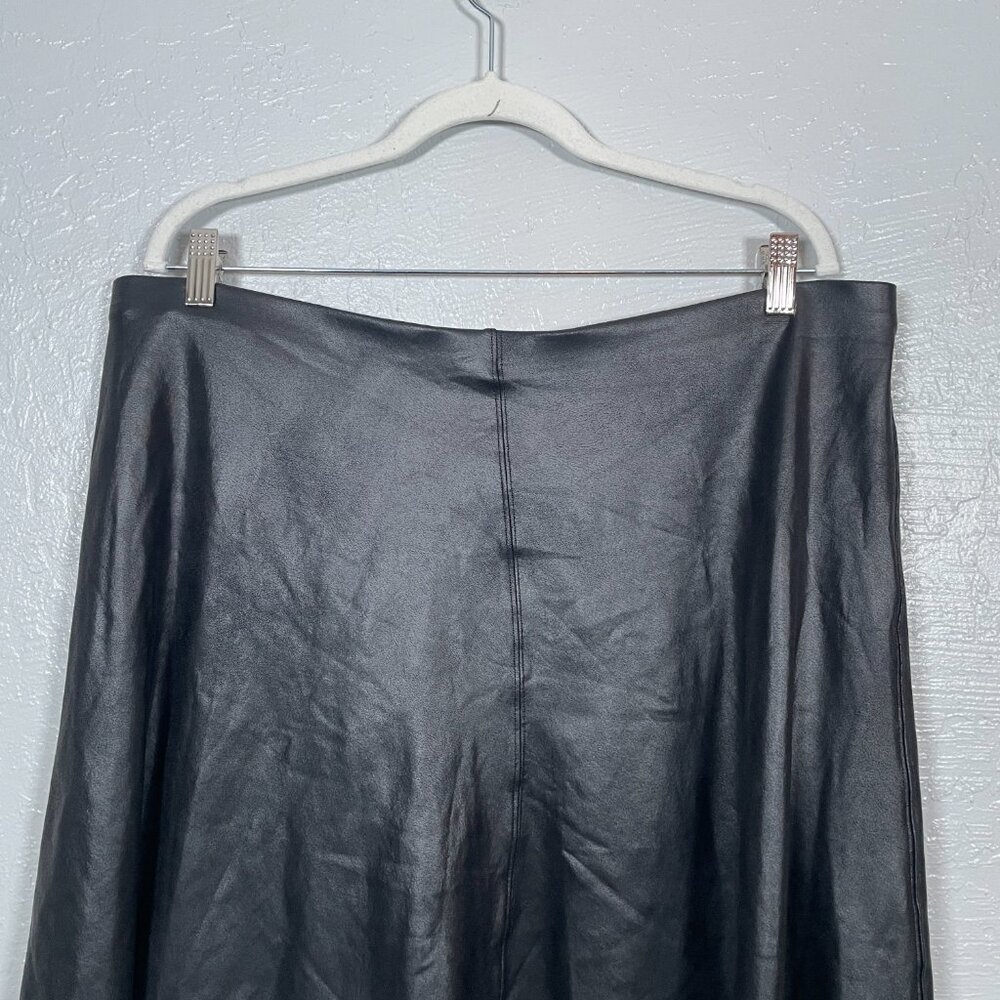 SPANX Women Plus Size 1X Black Faux Leather Skater Mini Skirt Edgy Rocker Punk - Picture 3 of 6